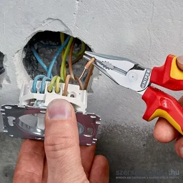KNIPEX Hegyes kombinált fogó 145mm (08 26 145)
