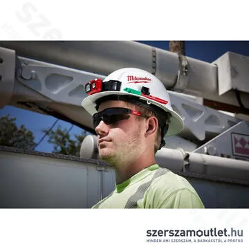 MILWAUKEE Védőszemüveg sötétített, karc és párásodásmentes (4932478764)