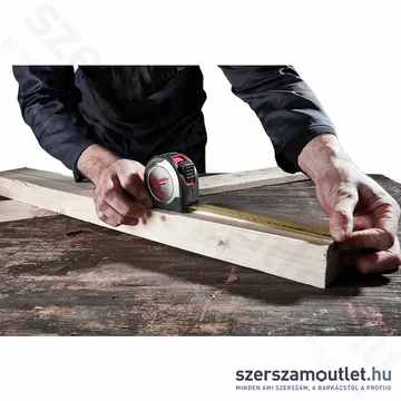 MILWAUKEE Fémházas mérőszalag 8m/25mm (4932451640)