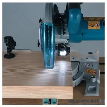 MAKITA LS0815FLN Gérvágó (1400W/216mm)