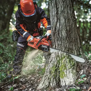 MAKITA UC030GZ Akkus láncfűrész 50cm (40V)(Akku és töltő nélkül!)