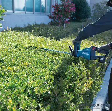 MAKITA DUH751RTE Akkus sövényvágó 75cm (2x5,0Ah/18V)